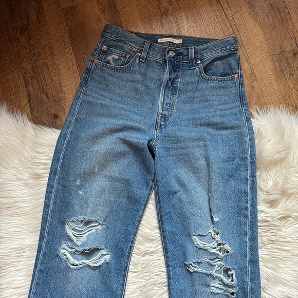 LEVI’S Ribcage Ankle Straight Jeans In Medium Wash - Picture 3 of 5
